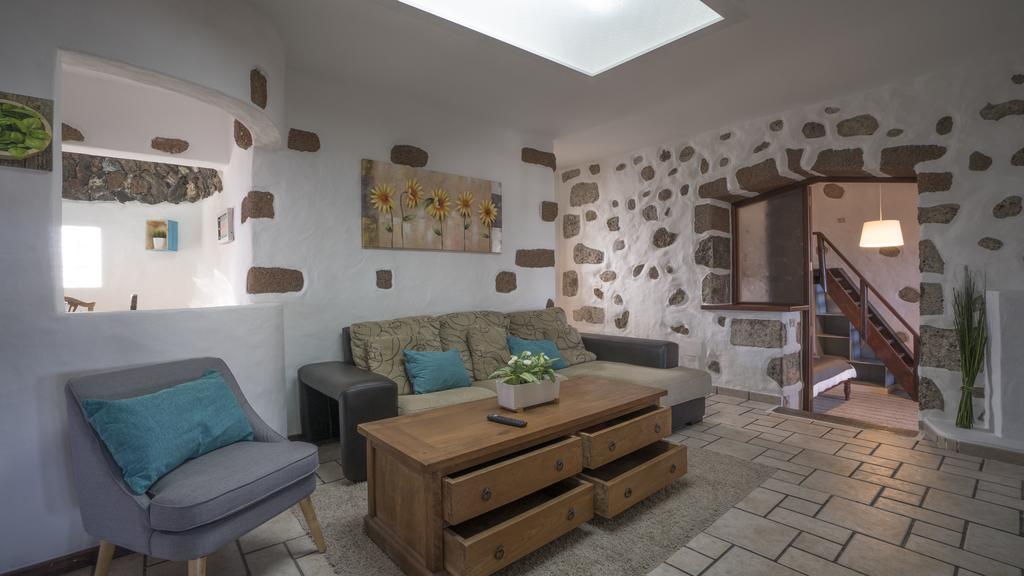 Dom wakacyjny With Amazing Views, Jacuzzi And Private Pool San Bartolomé