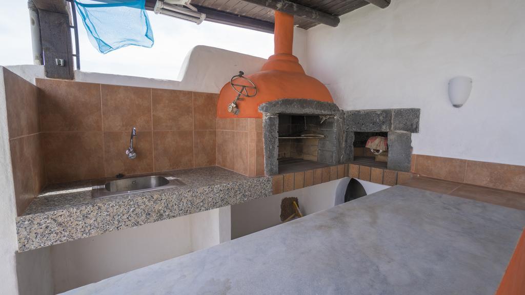 With Amazing Views, Jacuzzi And Private Pool San Bartolomé