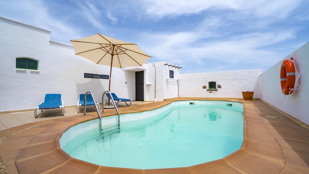 With Amazing Views, Jacuzzi And Private Pool Dom wakacyjny San Bartolomé